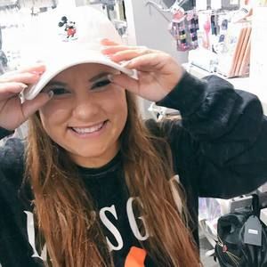 Meet your Posher, Brittany